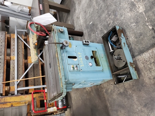 1-1/2" x 18" Davis #15, keyseater, 20" x31"table,air operated table feed, 2 HP, 1971