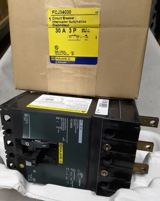 30 Amps, Square D, FCJ34030-1021 FCJ/FCL, 120 Volts shunt trip circuit breaker, new take out w/FCJ mounting