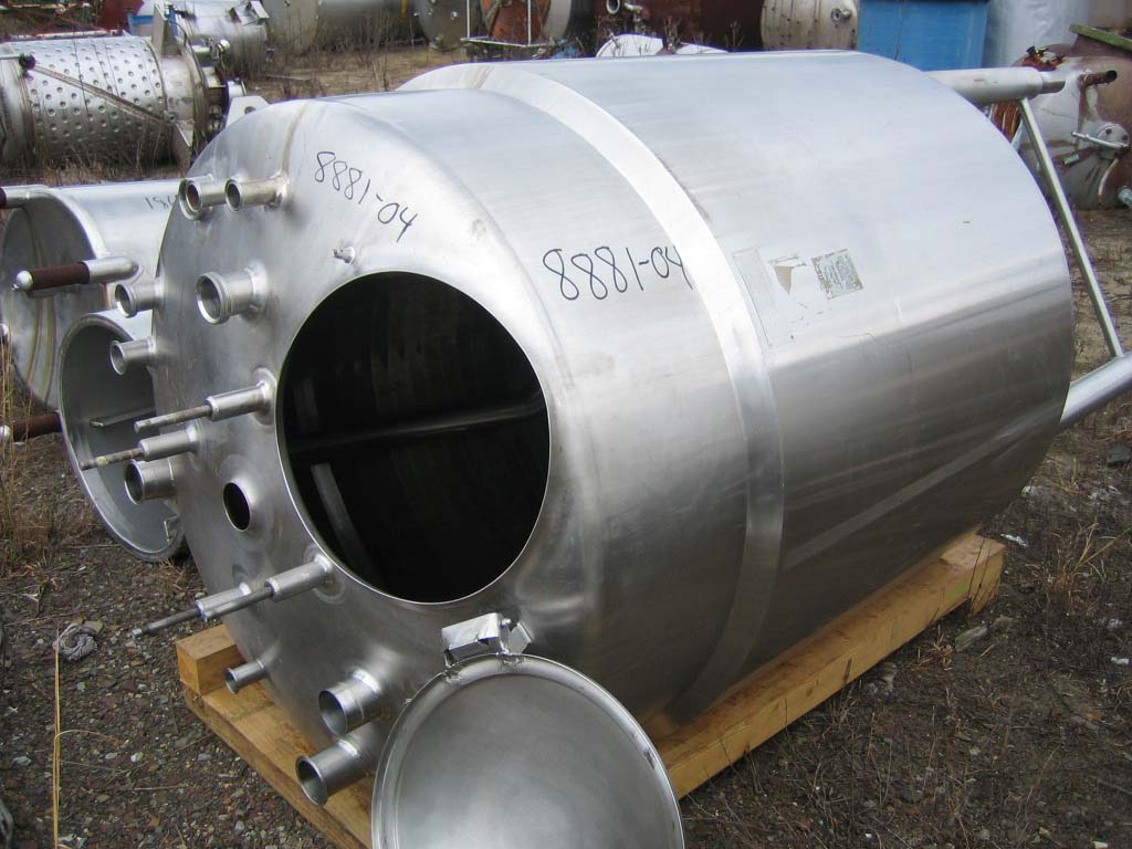300 gallon Cherry Burrell, 304 Stainless Steel vertical jacketed process vessel, 100 psi, 4' x 4'
