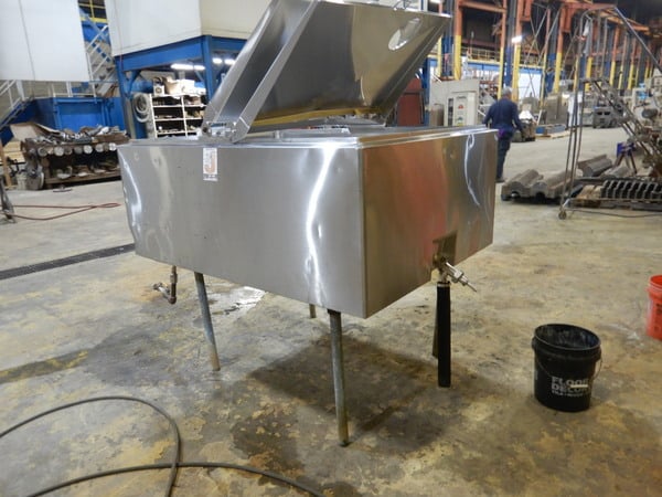 300 gallon Stainless Steel rectangular jacketed milk tank for Sale