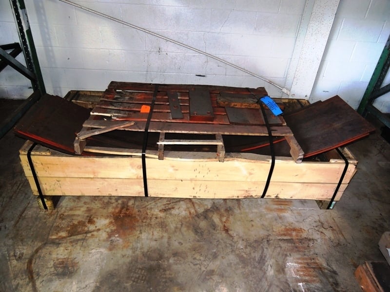 Simpson #23G, box with side, liners & misc.