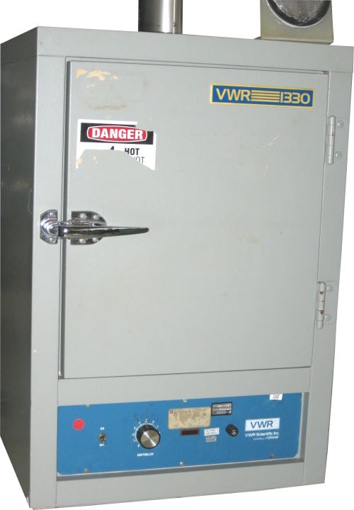 15" width x 14.5" H x 15" D VWR #1330G, bench top gravity oven, 225&deg;C, 120 V., 1 phase, Analog Reference