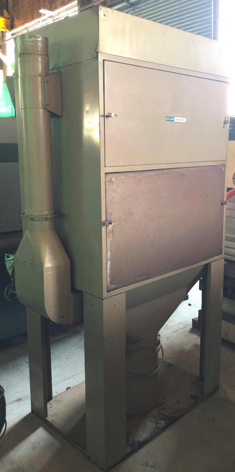 DCE Vokes #UMA-252-G5, dust collectors, 4 HP
