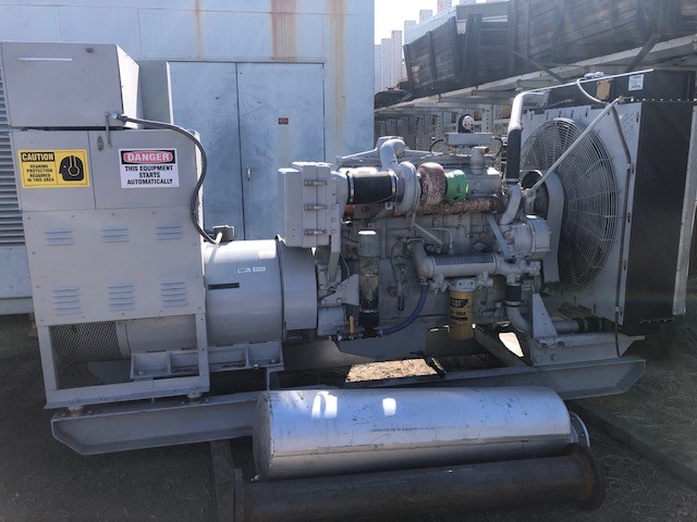 300 KW Caterpillar #3406, 492 hours, 208 Volts, 1986, S/N 2WB14962