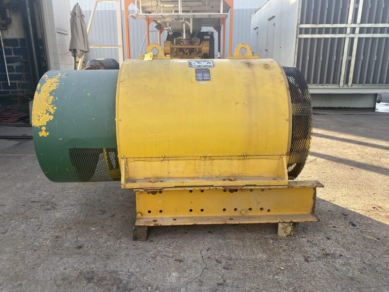 900 KW, 1200 RPM, Kato #900SR9D, generator end, 277/480 Volts, 3-phase