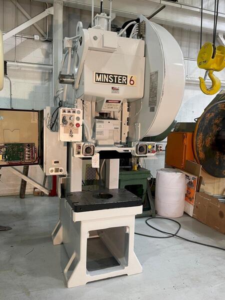 60 Ton, Minster #6SS, OBS flywheel, 6" stroke, 17" Shut Height, 32" x21" bed, 2.75" adj., 90 SPM, 1995