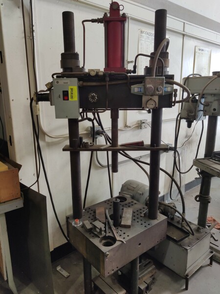 30 Ton, Nice Heavy Duty Shop Press, w/ Hydraulic Unit for Sale