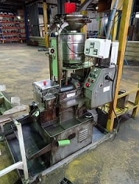 1/4" Shimazu #Super 2, Twin Spindle Nut Tapper, 190 PPM, 185mm x 25mm R Bent Tap, hopper 1990