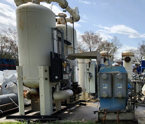 2800 cfm, 110 psi, Elliott, compressor, 700 HP, water cooled, 460 V.
