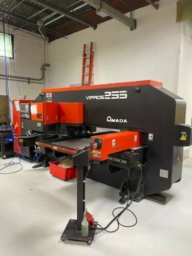 22 Ton, Amada #Vipros-255, CNC turret punch, 31 station turret, 50" x 50" sheet, Fanuc 18P, automatic