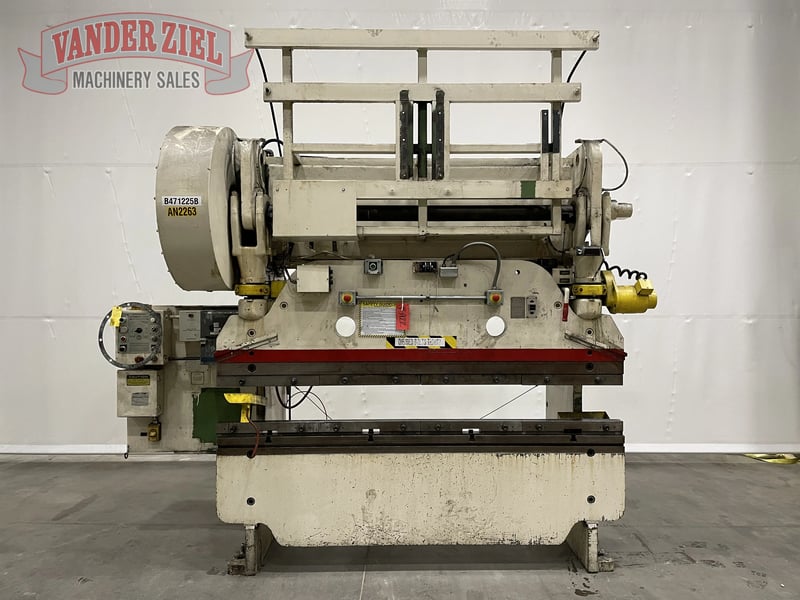 135 Ton, Cincinnati, mechanical press brake, 6' overall, #15922