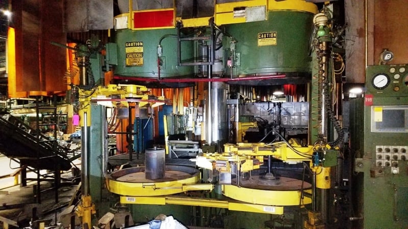 NRM Autolok #350-44.5", hydraulic tire curing press, 175 ton closing force, 55.5" stroke (7 available)