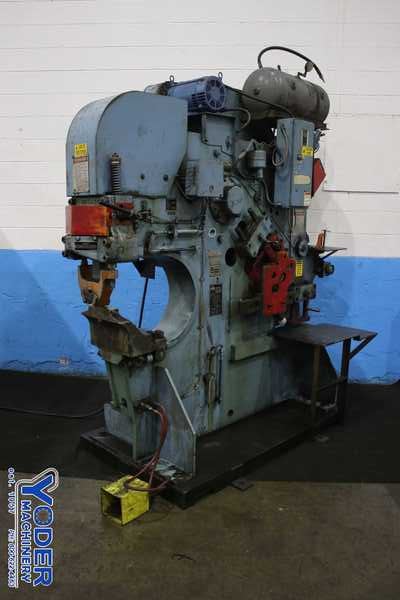 6" x 6" x 1/2" Buffalo #2-1/2B, ironworker, 105 ton, 24" throat, 7-1/2 HP, 1977, #76112