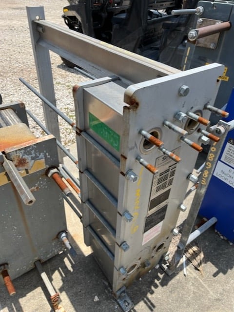 140 sq.ft., APV, vertical 304l Stainless Steel plate heat exchang, 150fv psi, 329°F, 2015, #113206