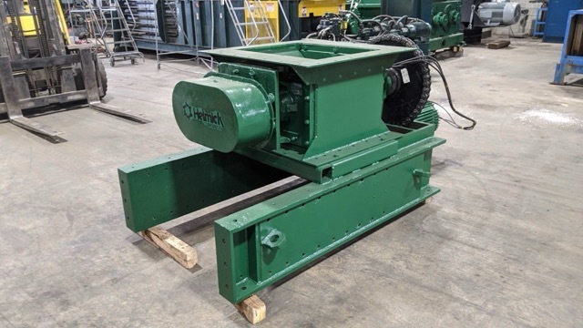 Helmick #E-99909-MKD, 2-roll crusher, 30" x 24" approx feed opening, 2" nominal output size