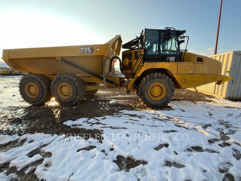 Caterpillar 725, Articulated Truck, 660 hours, S/N: 3T900580, 2022
