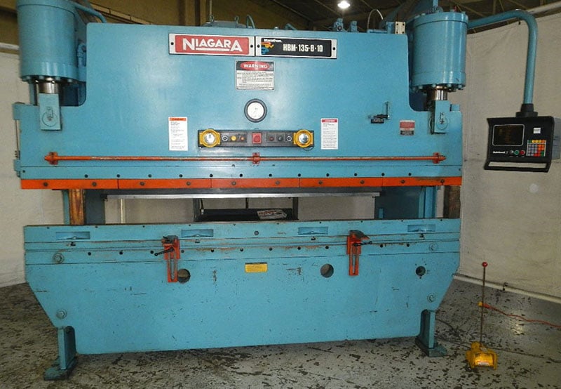 135 Ton, Niagara #HBM-135-8-10, CNC press brake, 10' overall, 102" between housing, 8" stroke, 15" open
