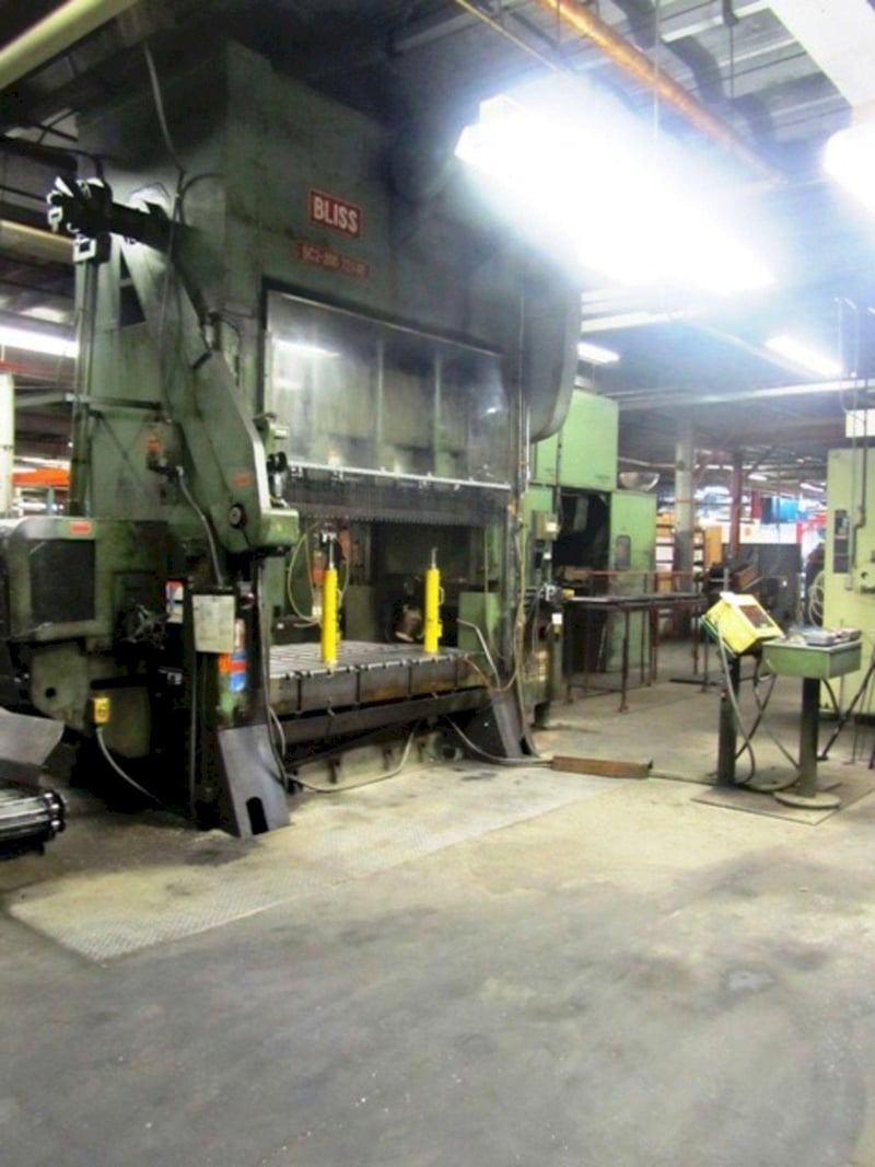 200 Ton, Bliss #SC2-200-72-48, straight side double crank press, 8" stroke, air clutch, 72" x 48" bed, 1983