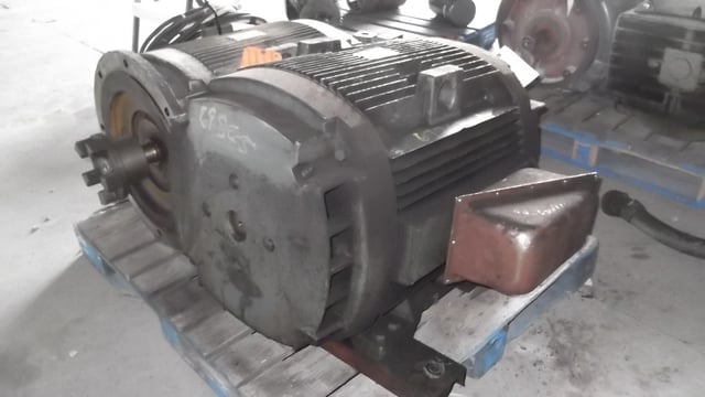 200 HP 3600 RPM General Electric, Frame 444TSC, Drip-Proof Ball Bearing, 460 Volts