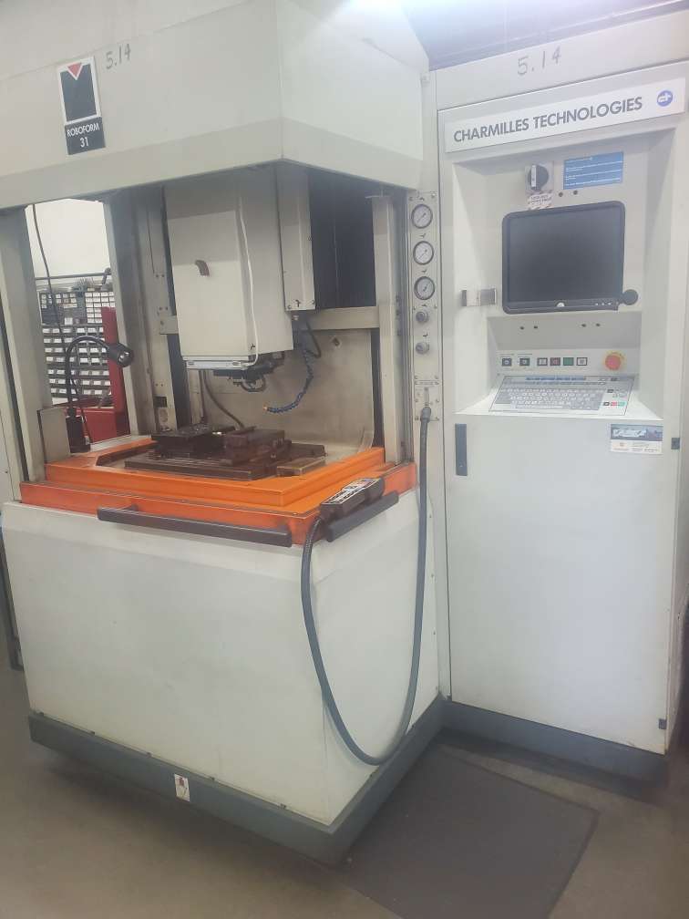 Charmilles #Roboform, Electrical Discharge Machine, 17.7" X, 12.6" Y, 16.14" Z, Under Power, 1999