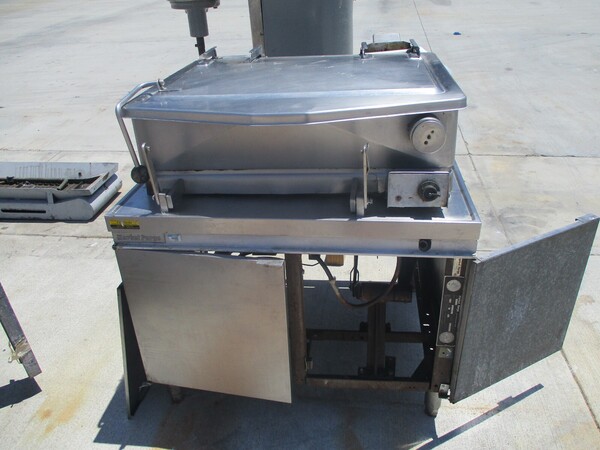 Market 1500, Electric Braising Tilt Skillet for Sale Surplus