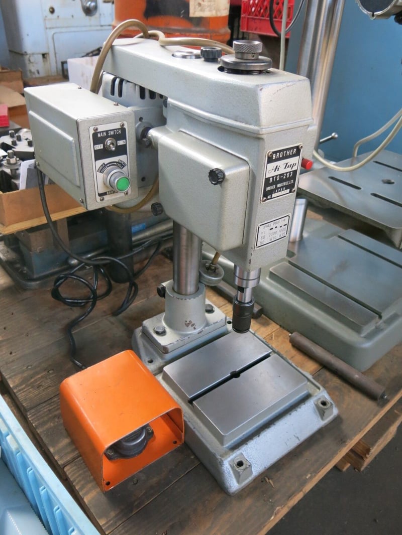 Brother #Hi-Tap-BTO-263, Tapping Machine, with 1 Collet and 1 Set of Gears  in machine for Sale | Surplus Record