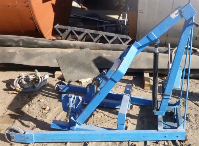 Morse #405, Drum Dumper, manual lift & tilt, 800 lbs full & 500 lbs half full capacity, 55 gallon drum