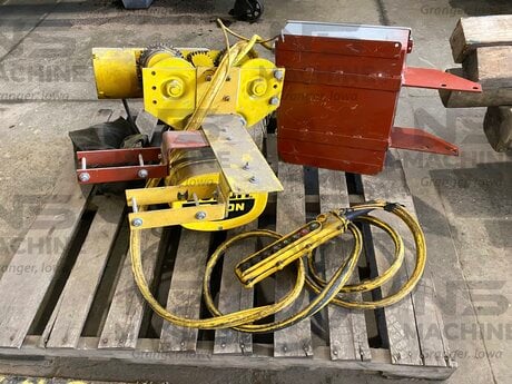 2 Ton, Budgit #BEHC0208, electric chain hoist, 8 FPM, 1 HP, S/N 35594261, 2007