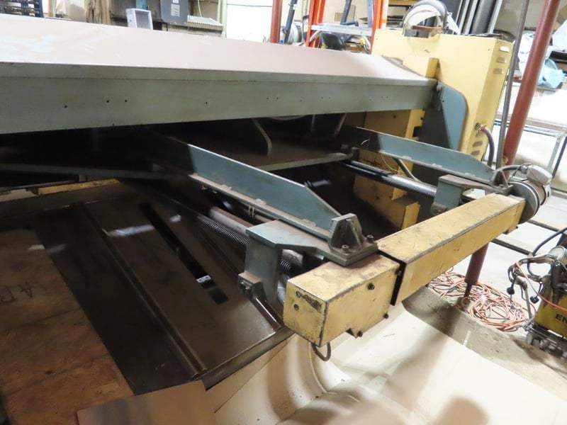 1/4" x 6.7' Amada #M-2060, mechanical powered squaring shear, 9 holddowns, 60 SPM, 96" squaring arm, 31.5"