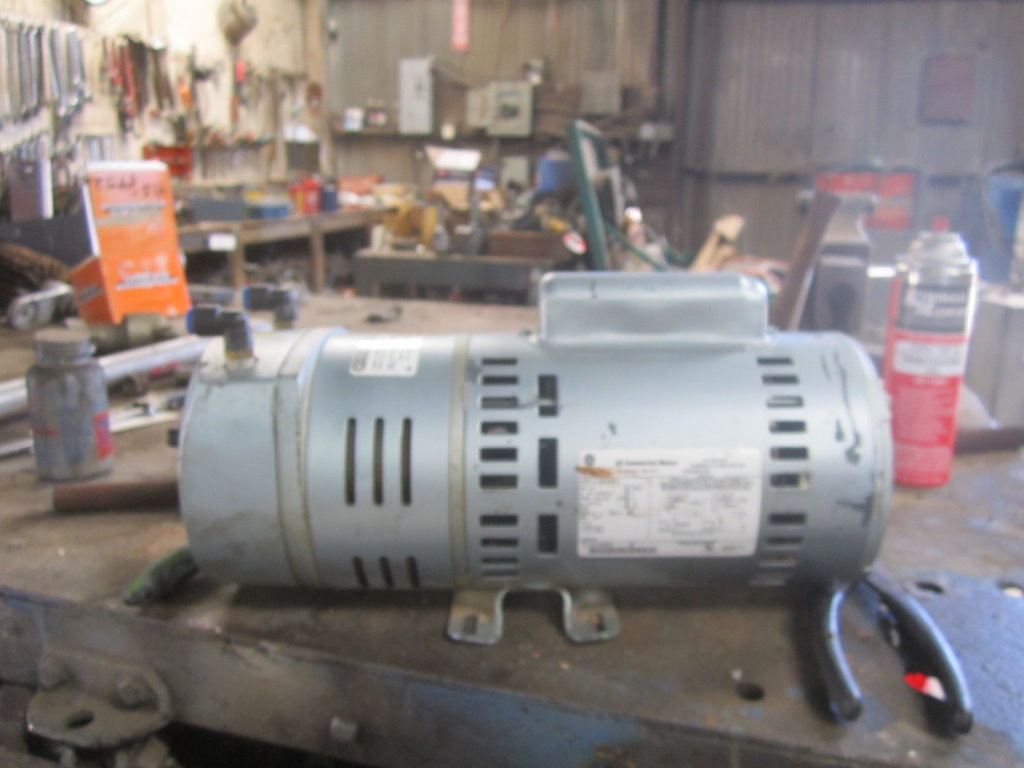 Gast #0823-VF131Q-SG608X, compressor/vacuum pump, rotary vane compressor type, 3/4 HP, 3/8" inlet/outlet