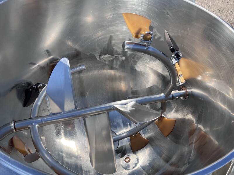 200 gallon J C Pardo & Sons, horizontal agitation & scrape tilting cooker mixer direct steam kettle