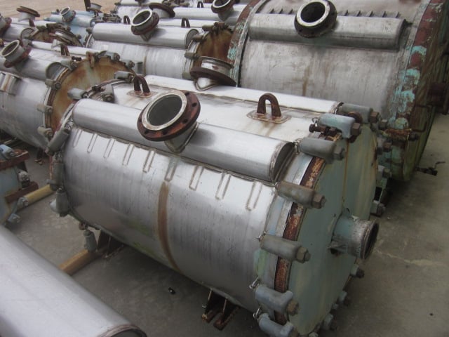 667 sq.ft., 74 psi shell, 74 psi tube, Alfa-Laval #I-H, heat exchanger, 5' tube length, 3' 3" shell diameter