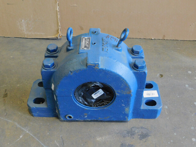 SKF Split Pillow Block Bearing Housing SAFS 528, 5" ID, new for Sale