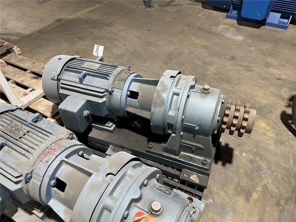 30 HP, Sumitomo #CHHJM-S-30-4185Y-25, planetary gear reducer 30 HP, Sumitomo #CHHJM-S-30-4185Y-25, planetary gear reducer