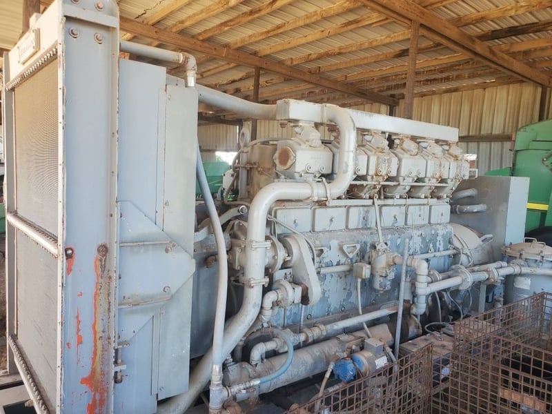 350 KW Waukesha #F3335DU, diesel generator set, 240/480 Volts, 3-phase ...