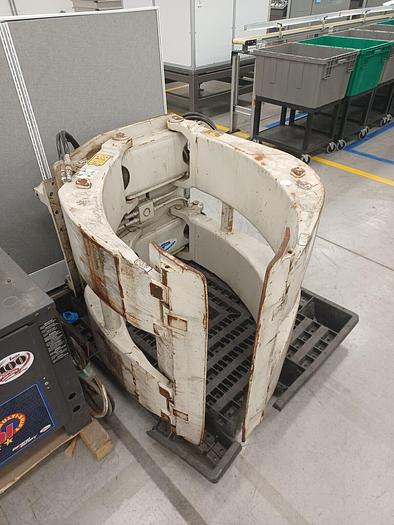 Cascade #45F-RCP-05B, 60" diameter roll clamp, 4500 lbs @ 30"