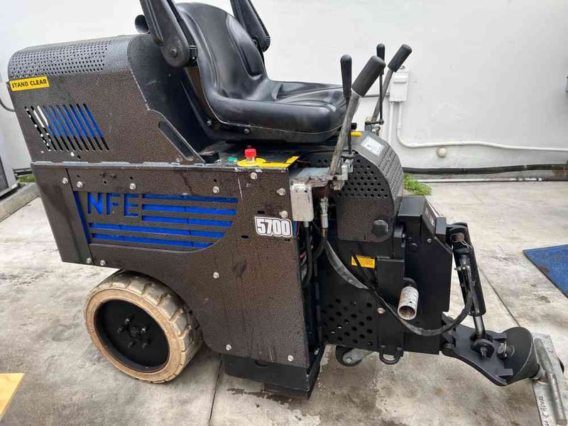 National Floor #5700, Ride-On Scraper, Up To 200 ft/min, 115 V / 60 Hz, 2016