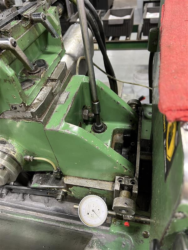 Royal Master No. TG12x4, centerless grinder, 12" x 4" wheels, dressers