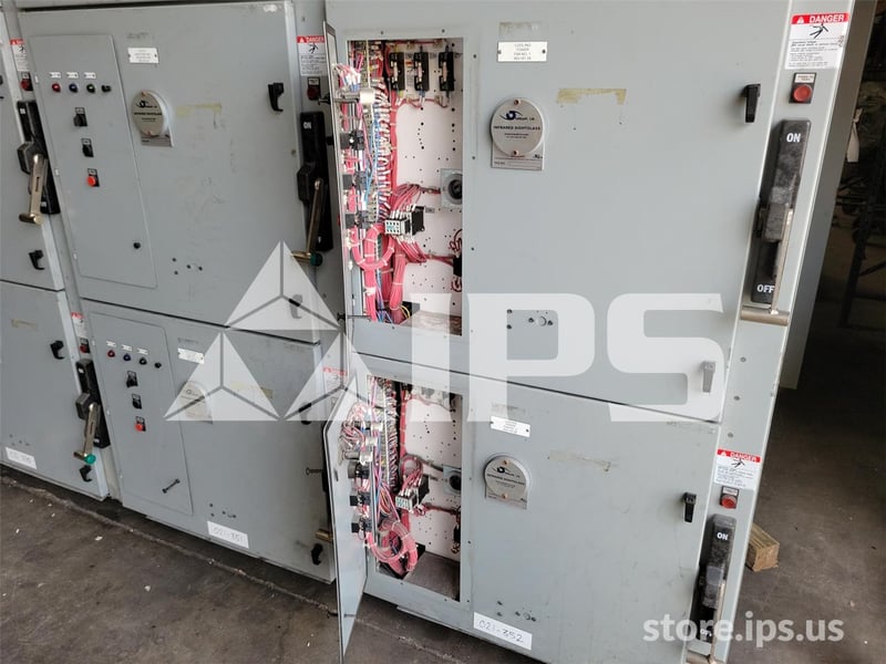 400 Amps Sa 81000 Series Vacuum Indoor Switchgear 5 KV Two 400 Amps ...