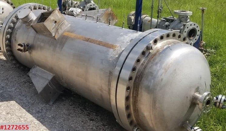 1232 sq.ft., 725 psi shell, 368 psi tubes, CMS, BEM, vertical, 1-pass 321 Stainless Steel shell, 1-pass 321