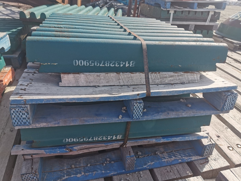 Metso #814328795900, movable jaw plate for jaw crushers