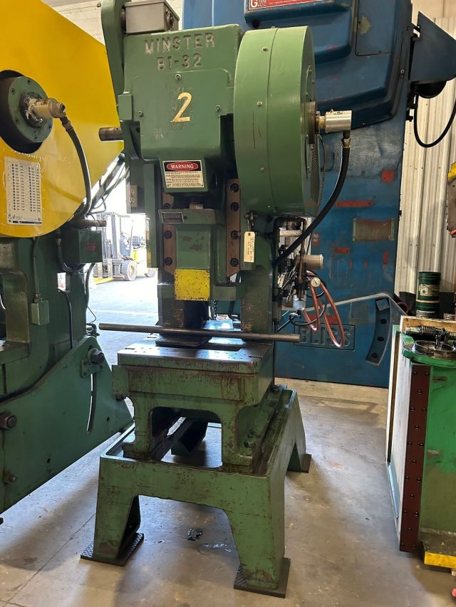32 Ton, Minster B132 Fixed base press, 1.5" stroke, 9.5" Shut Height