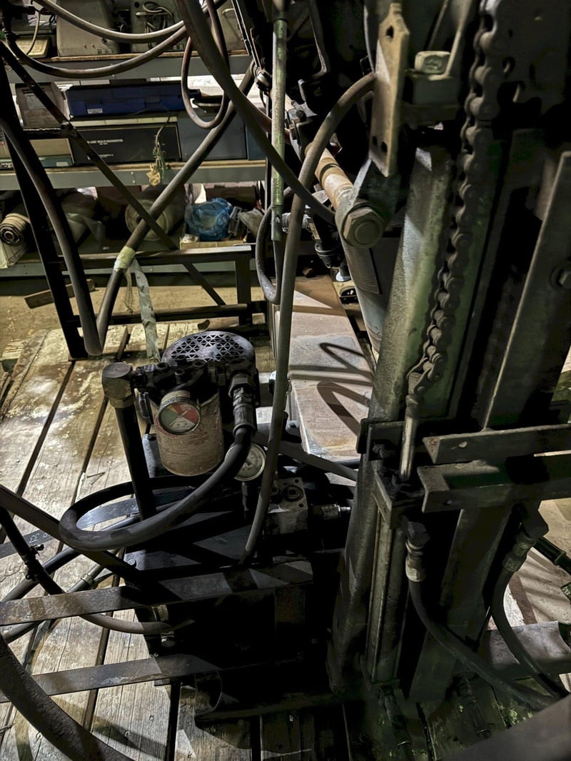 Dependable #200SA, shell core machine with gas panel & hydraulic unit ...