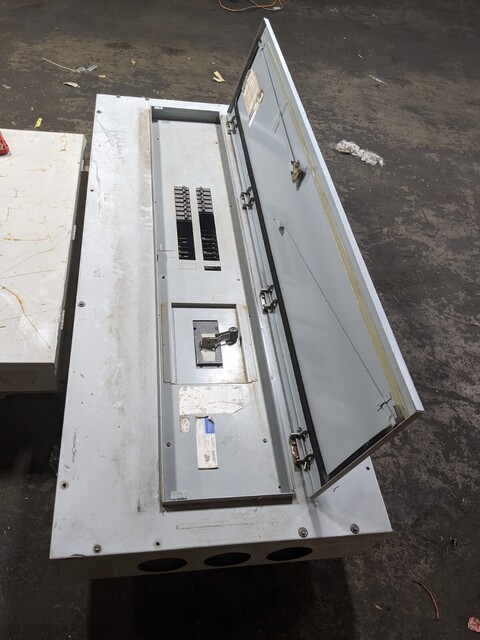 GE #AQF3368JBX A Series II Panelboard, 800A 208Y/120V 3 Phase 4 Wire ...