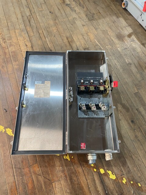 200 Amp. General Electric #TH4324SS, fusible safety disconnect switch, 240 Volts, 3-pole