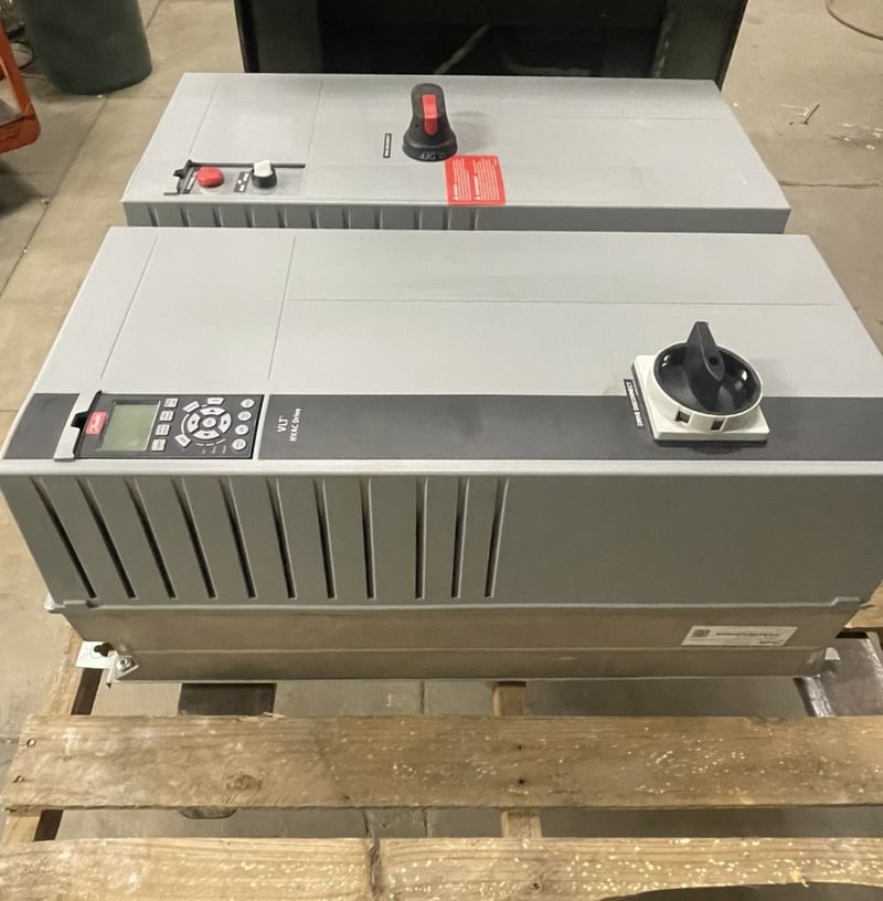 100 HP Danfoss, Variable Frequency Drive Catalog Number 177U3321 N1 Enclosure