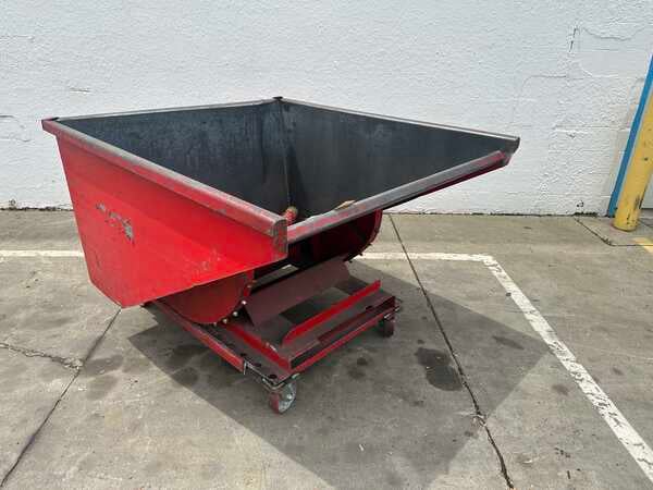 Roura, 1-1/2 cubic yard self dumping hopper, 29" x 3" fork pocket, 70" ouside length, 45" height