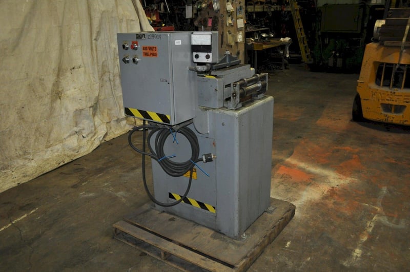 12" x .125" CWP, coil straightener, 7-roll, entry & exit pinch rolls, variable speed, loop Control switch