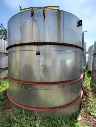 5200 gallon Perry Products Company #5200GAL-VFWX, 304 Stainless Steel Vertical Tank, Flat Bottom & Top, S/N