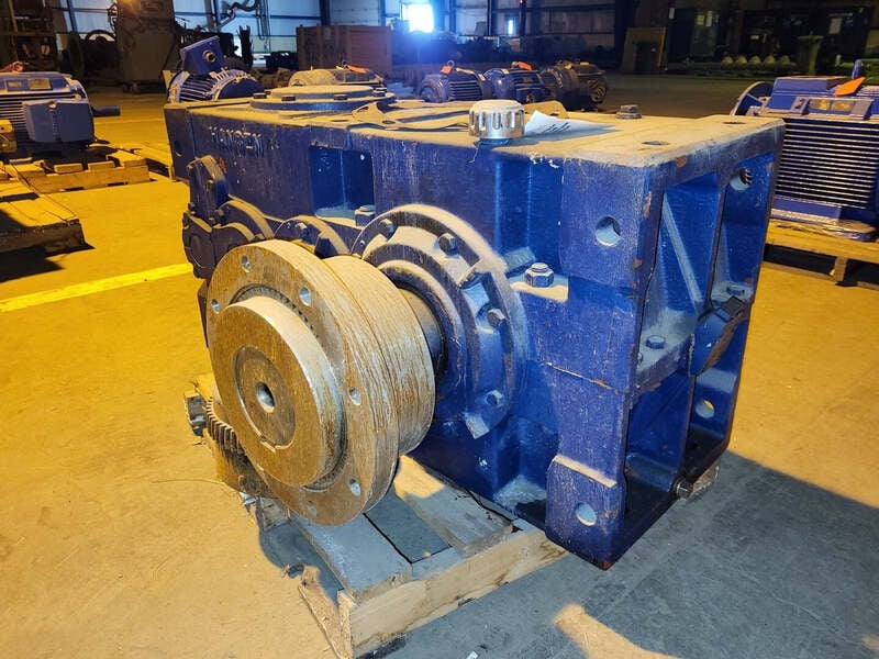 495 HP @ 1200 RPM, Hansen #RDF21F-BN-12.5, 92 RPM out, 13.00 :1 ratio parallel shaft gear reducer